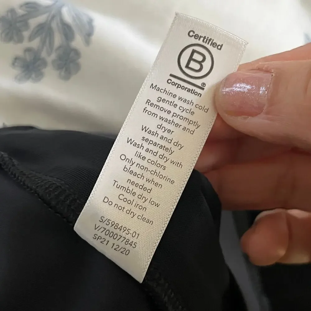 Athleta Run With It Featherweight Stretch Tapered Pant Black MT - Picture 6 of 9